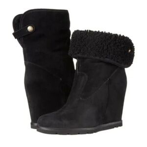 UGG Kyra High Platform Wedge Black Suede Ankle Bootie Size 9